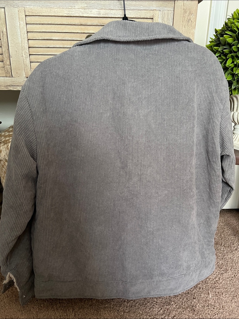 SHEIN Light Gray Corduroy Jacket with Cream Sherpa Lining - Picture 5 of 6
